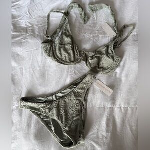 NWT Somerfield Swim Soft Floral Bikini in Mineral